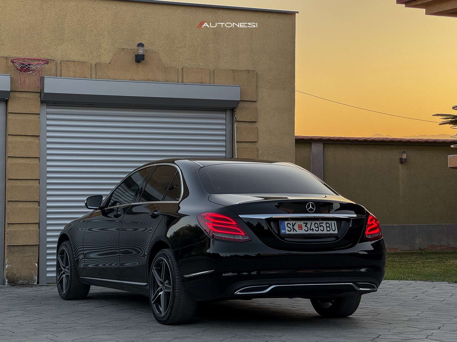 Mercedes C250 4Matic Premium - view 4