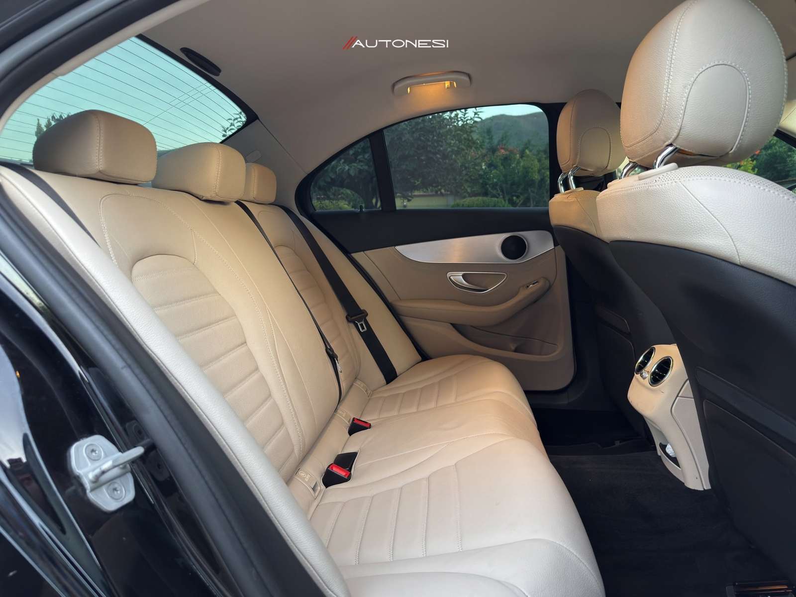 Mercedes C250 4Matic Premium - view 6