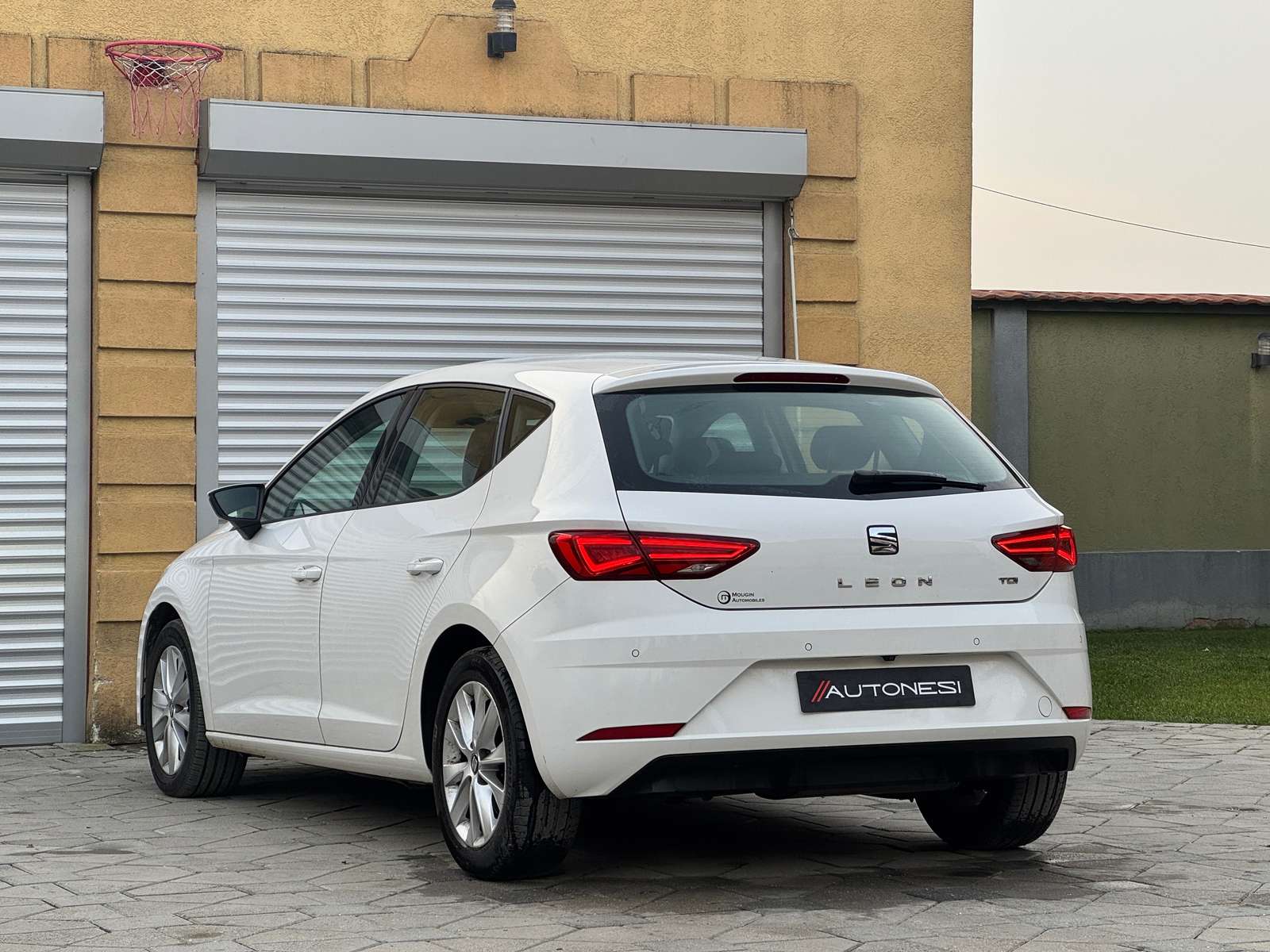 Seat Leon 1.6TDI Facelift - view 3