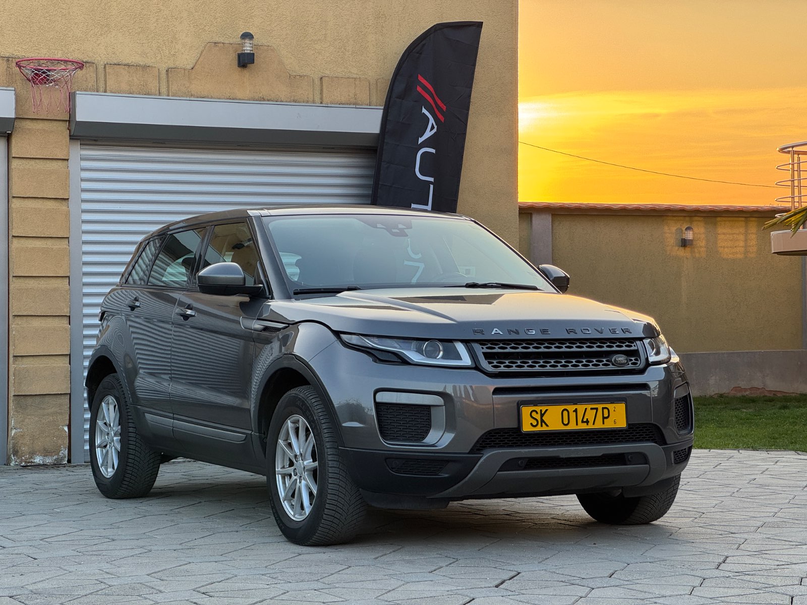Land Rover Evoque 2.0 FACELIFT - view 5