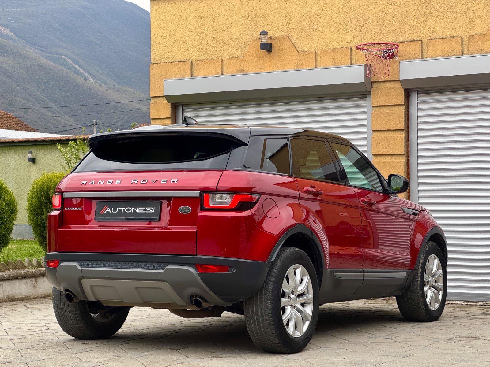 Land Rover Evoque 2.0d Facelift - view 5