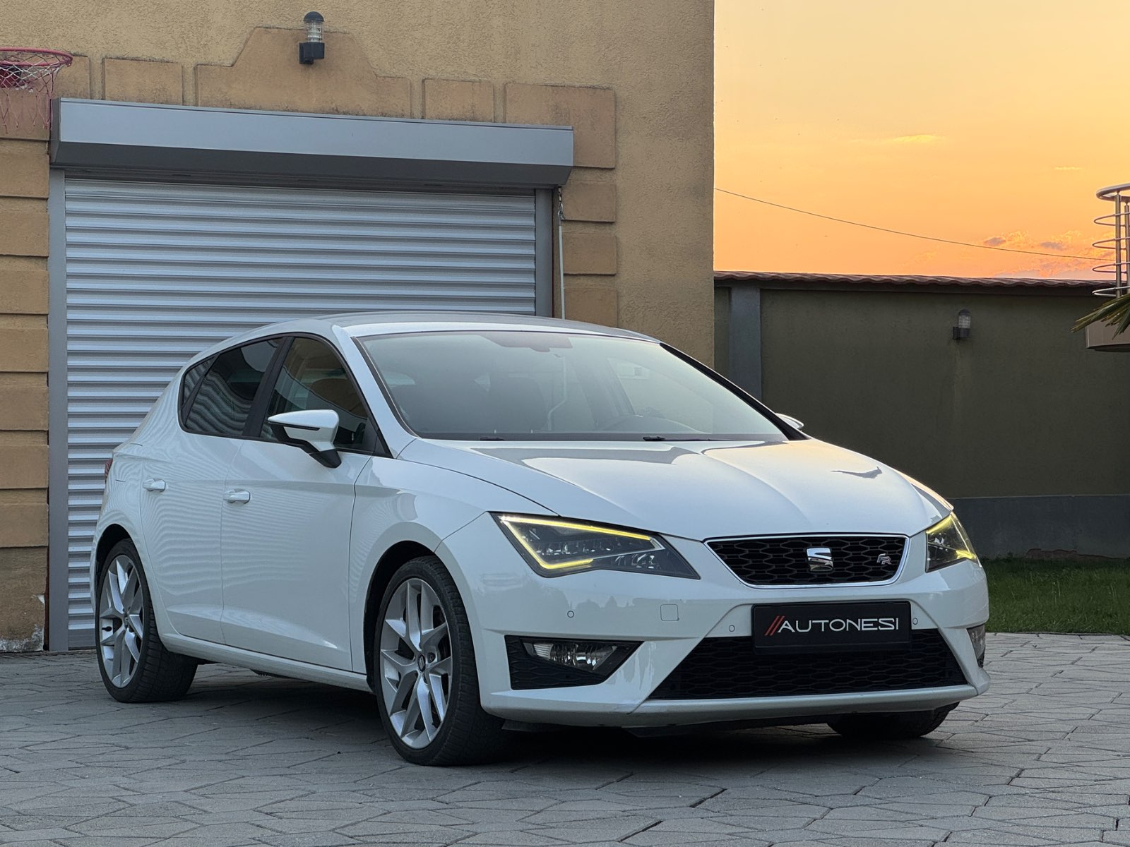 Seat Leon 2.0TDI FR 184ps - view 3