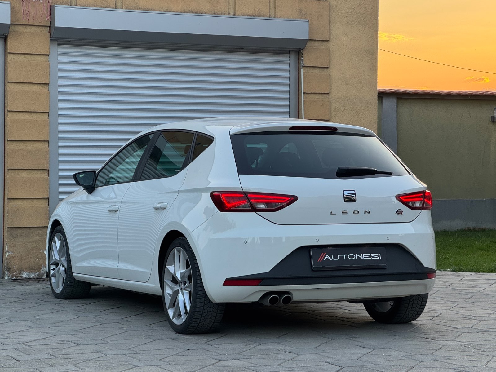 Seat Leon 2.0TDI FR 184ps - view 4