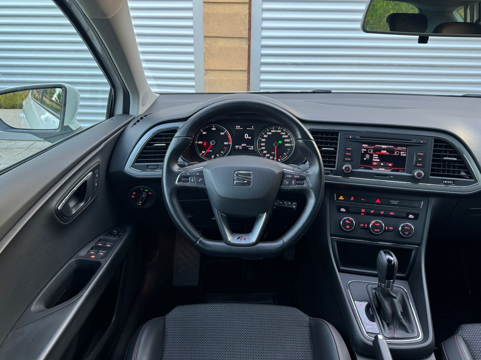 Seat Leon 2.0TDI FR 184ps - view 6