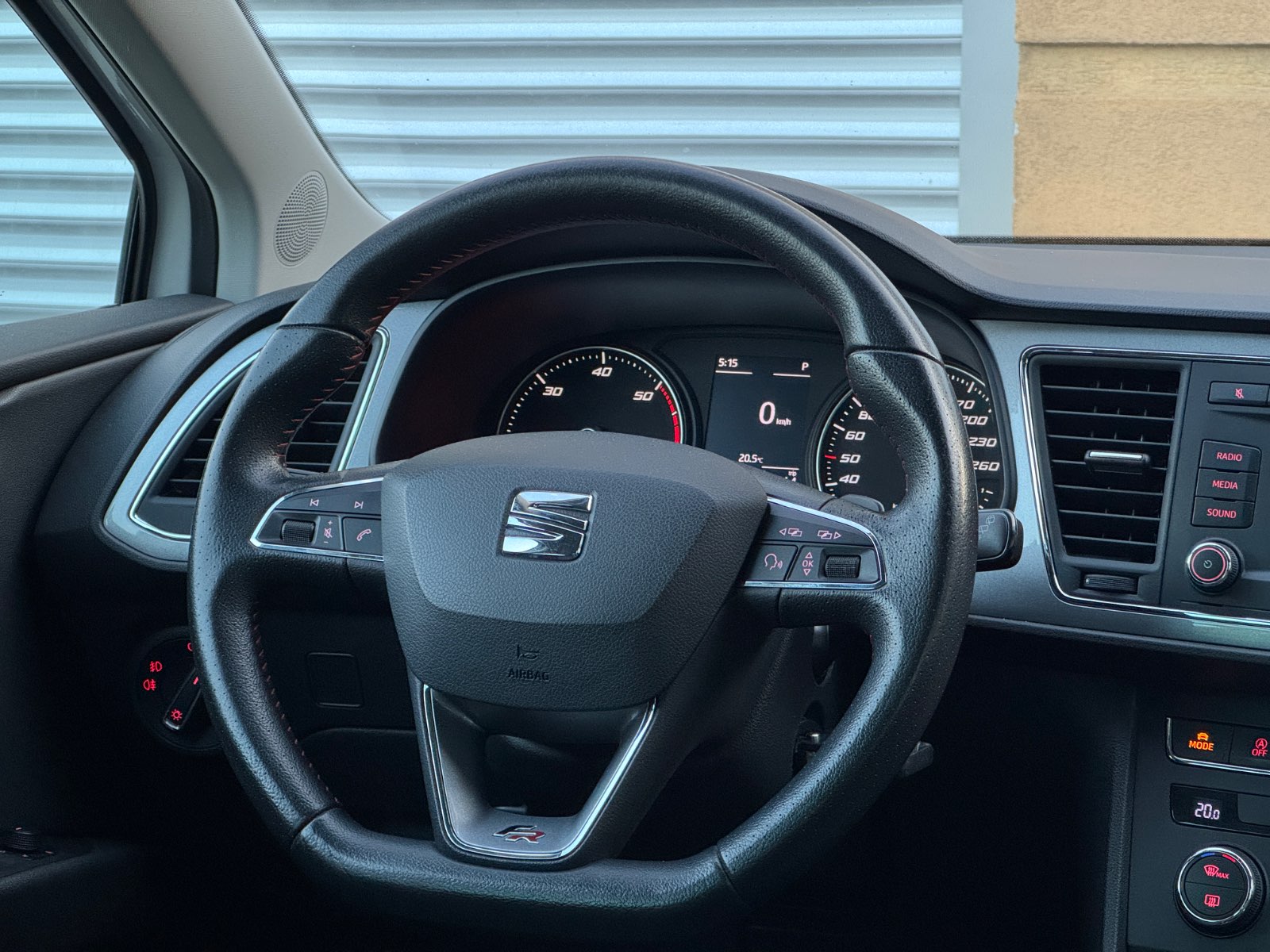 Seat Leon 2.0TDI FR 184ps - view 8