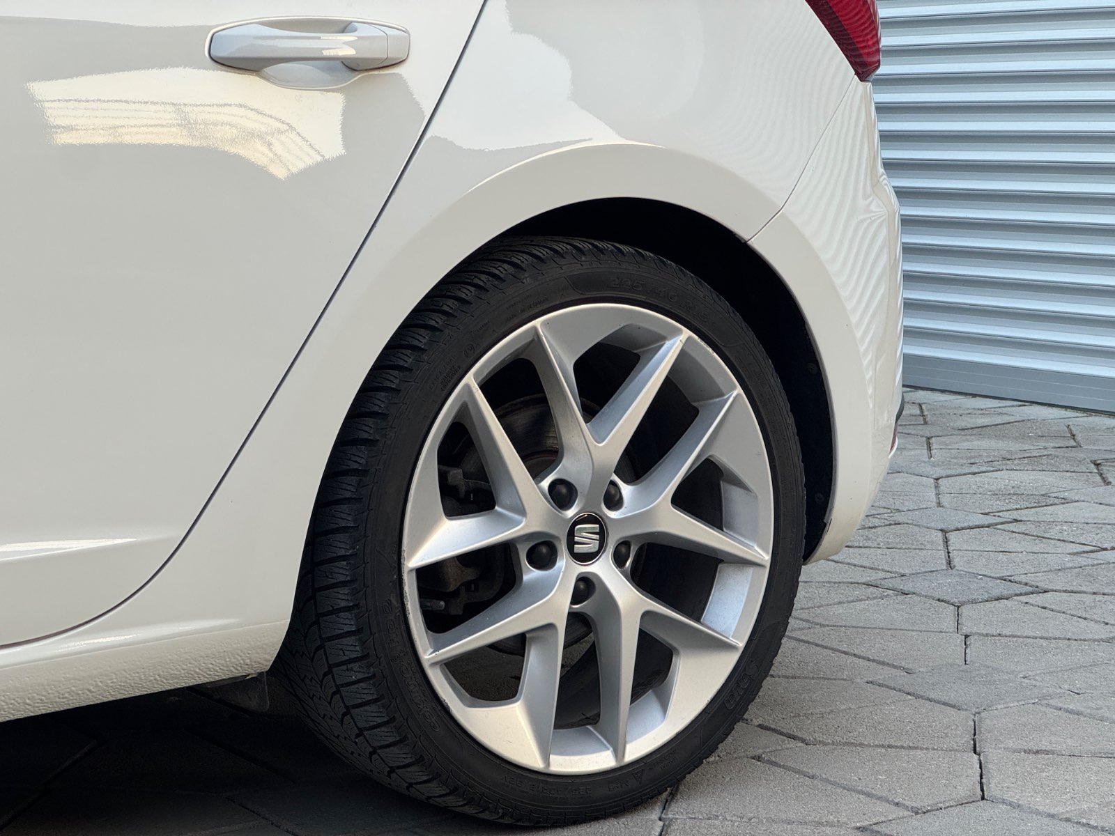Seat Leon 2.0TDI FR 184ps - view 9