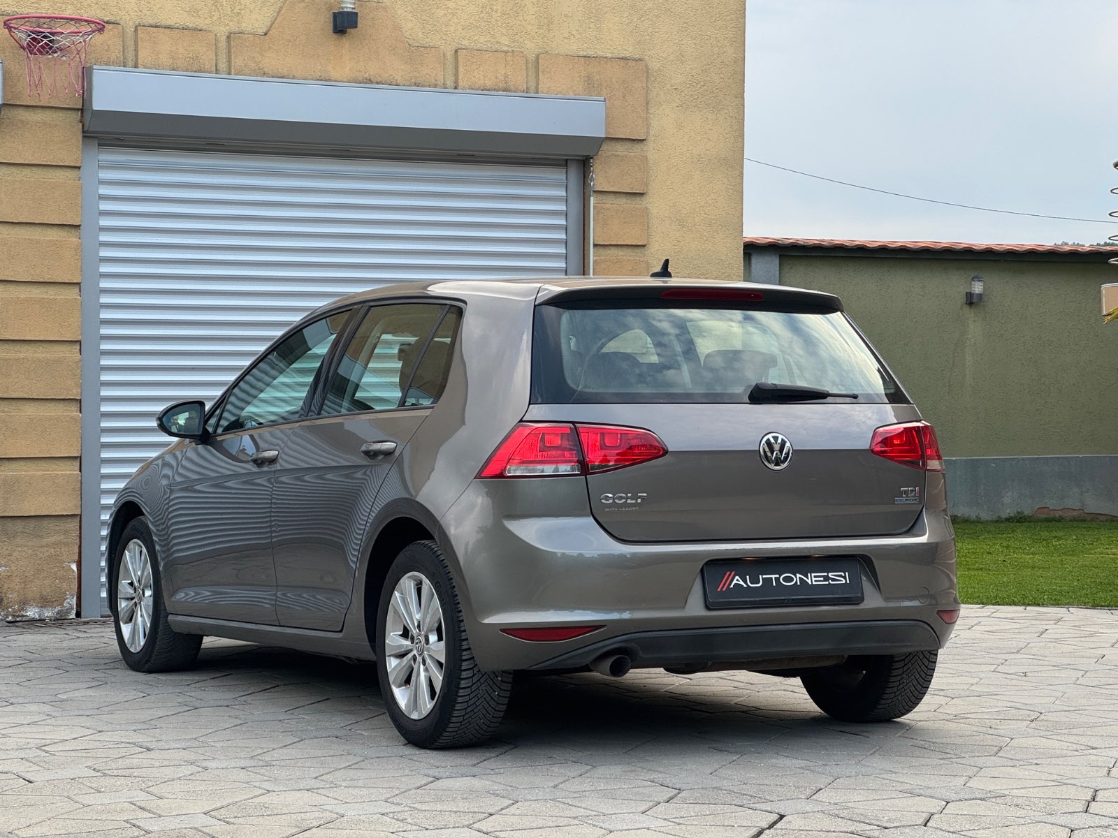 VW Golf 7 1.6TDI DSG - view 3
