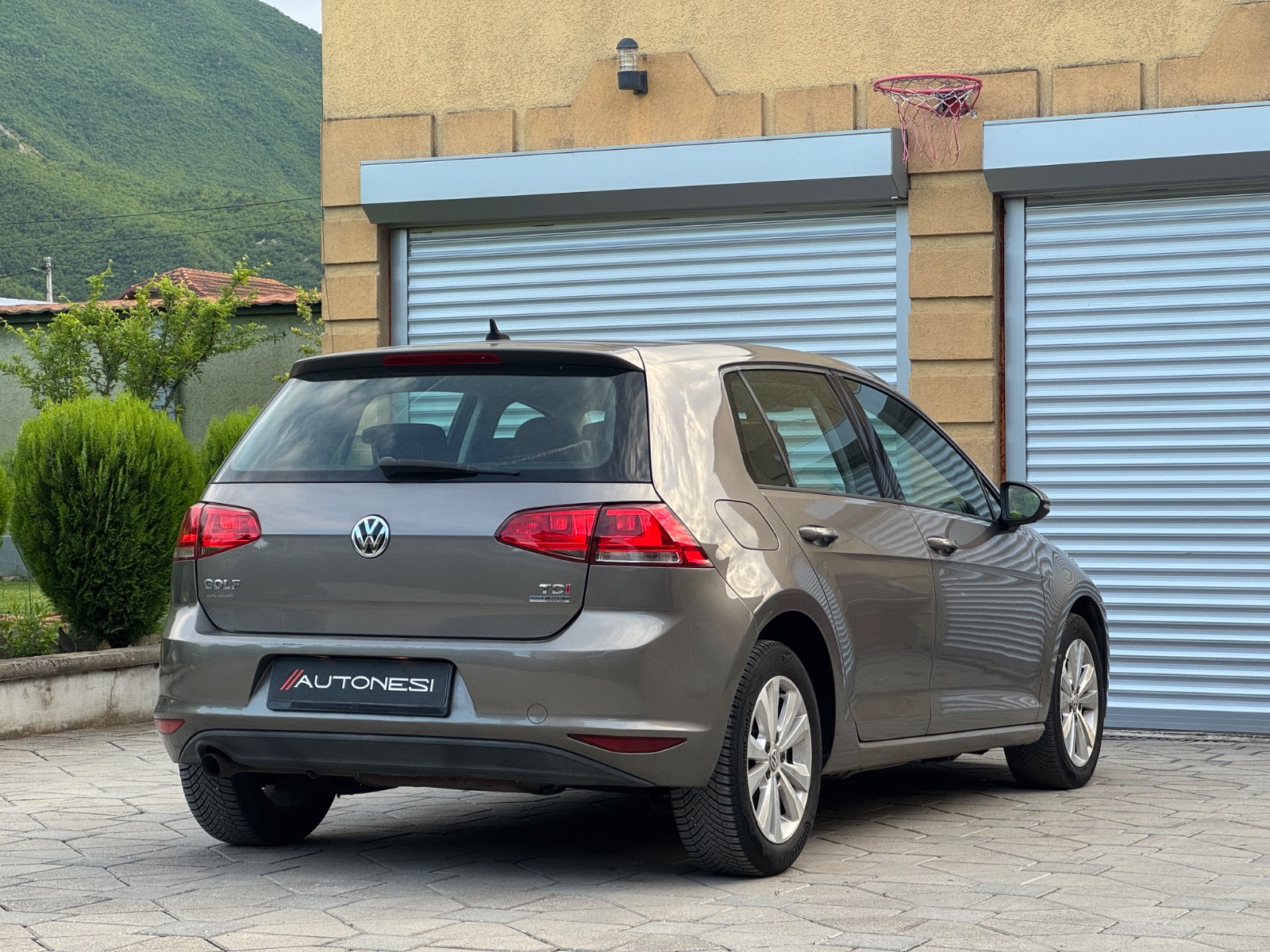 VW Golf 7 1.6TDI DSG - view 4