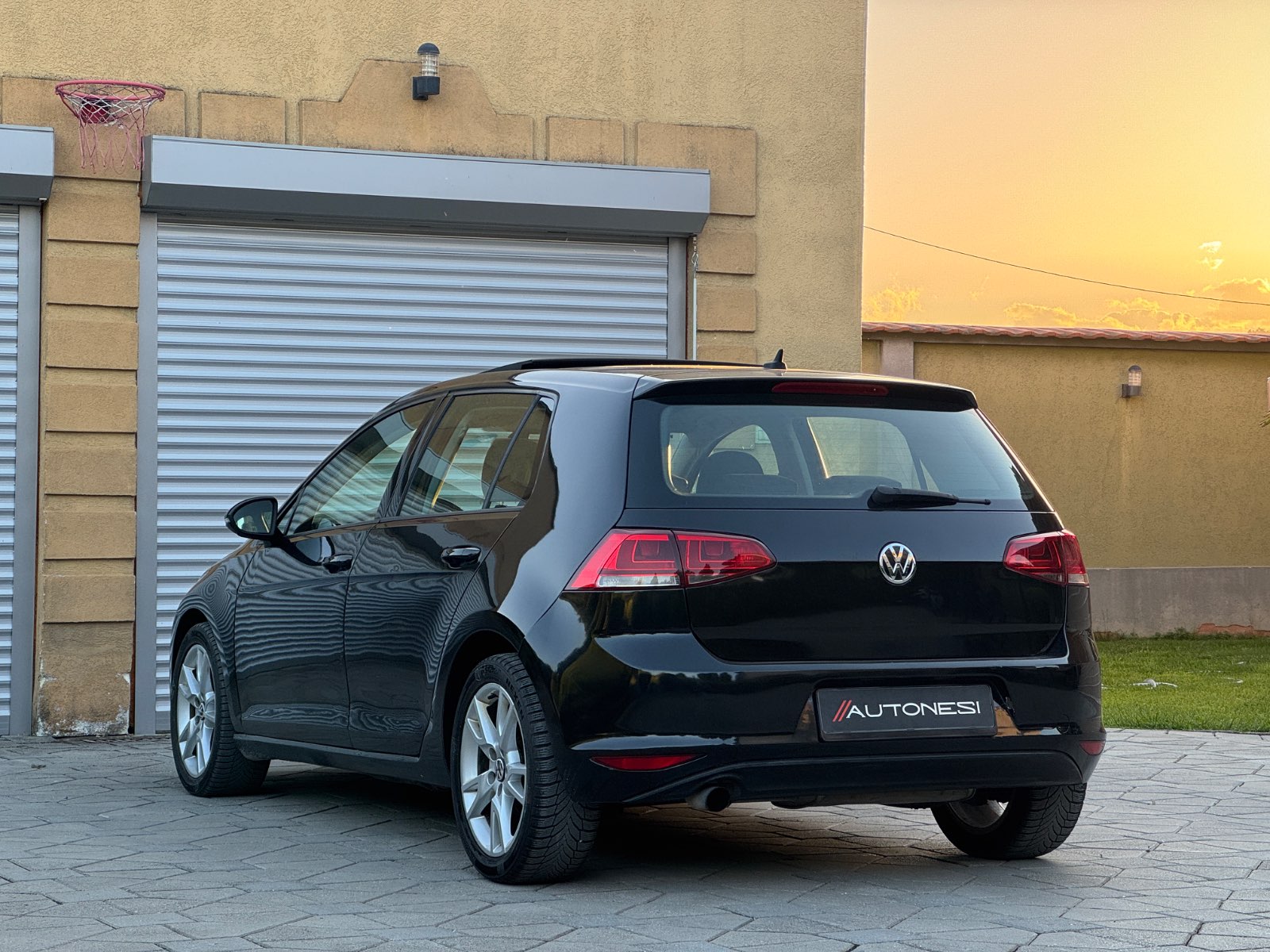 VW Golf 7 1.6TDI DSG Highline - view 4