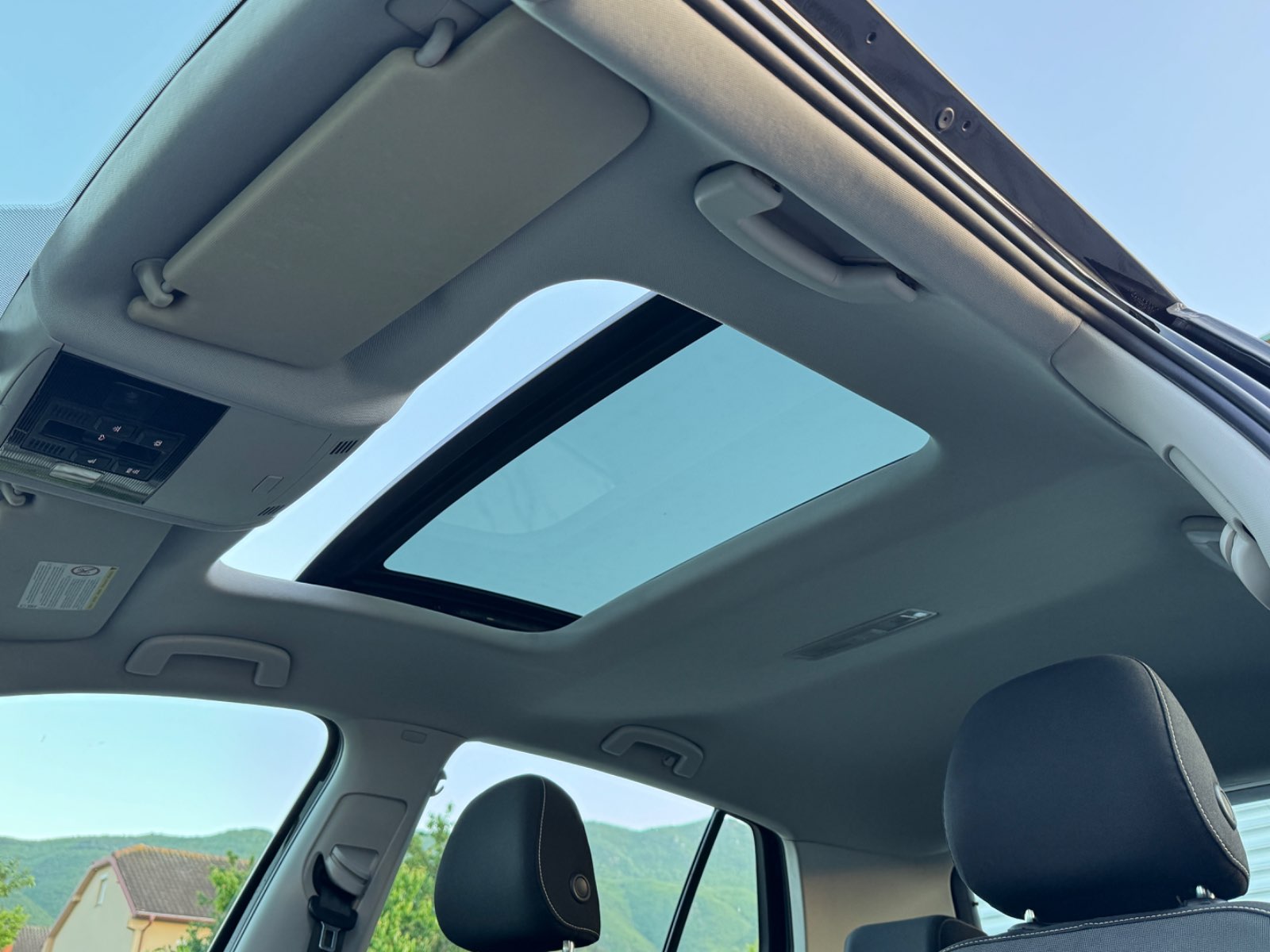 VW Golf 7 1.6TDI DSG Highline - view 6