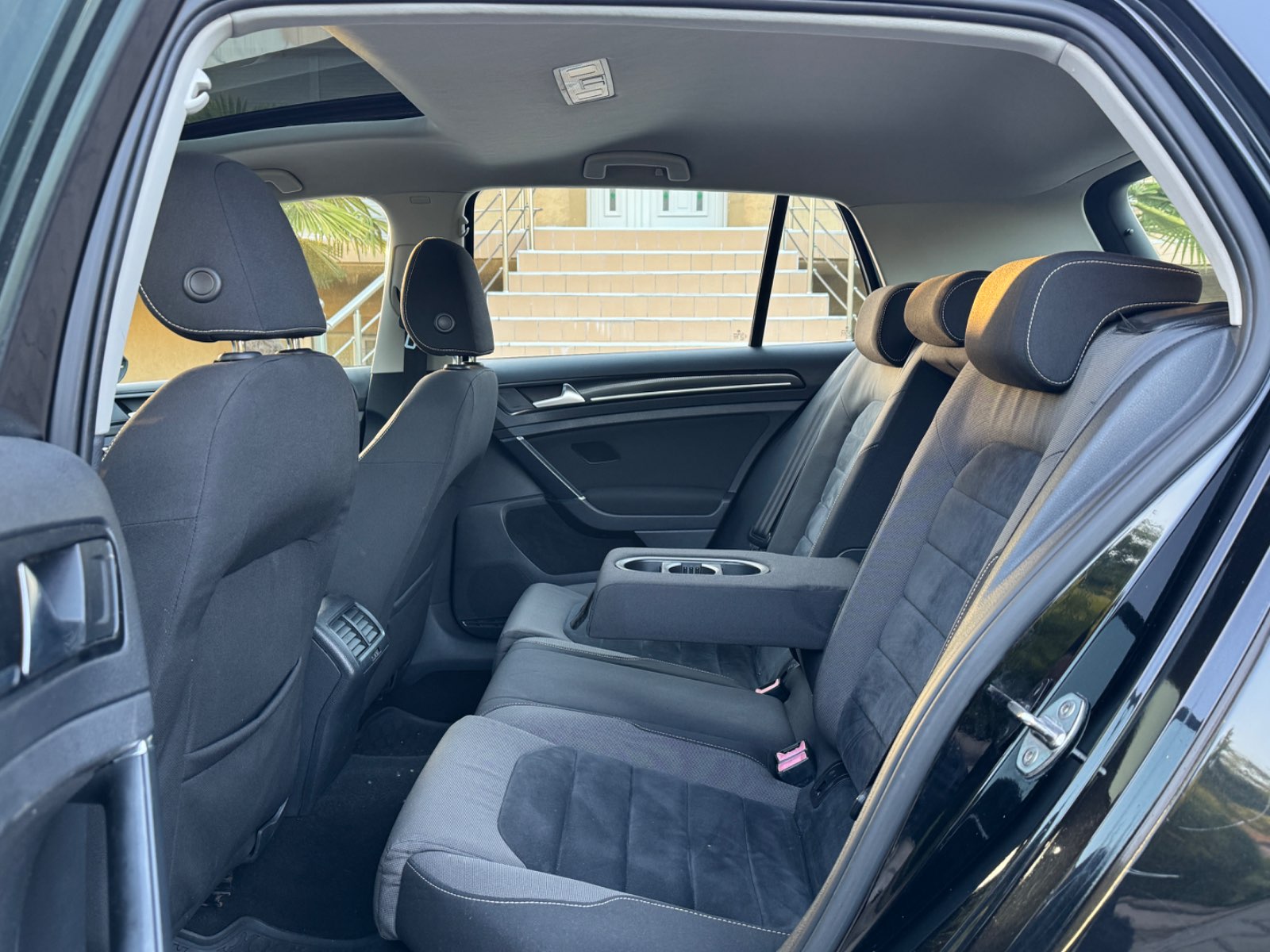 VW Golf 7 1.6TDI DSG Highline - view 7
