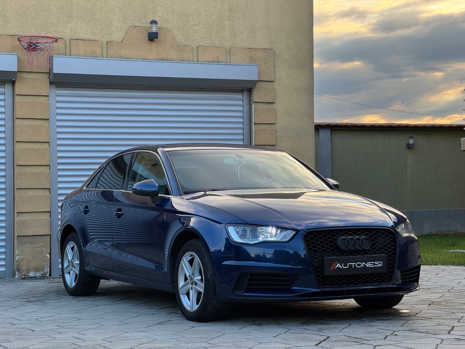 Audi A3 1.6TDI S-Tronic Ambiente Sedan - view 3
