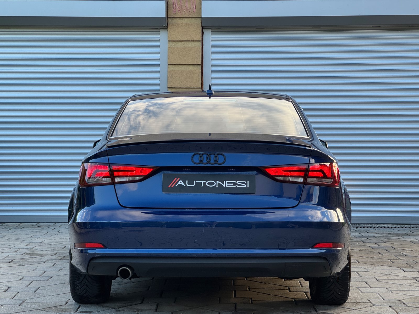Audi A3 1.6TDI S-Tronic Ambiente Sedan - view 6