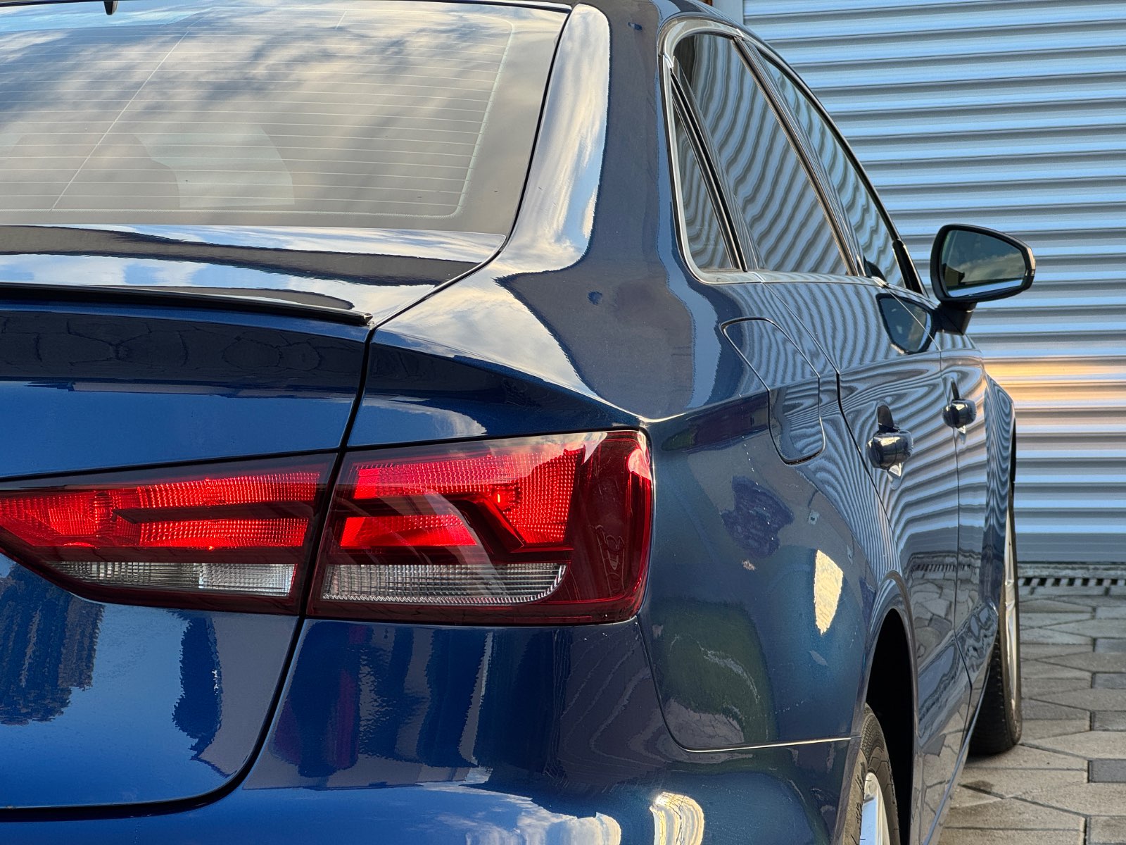 Audi A3 1.6TDI S-Tronic Ambiente Sedan - view 7