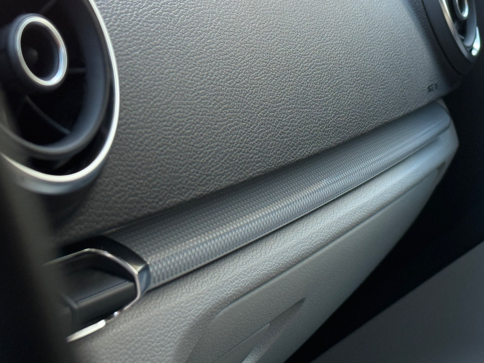 Audi A3 1.6TDI S-Tronic Ambiente Sedan - view 15