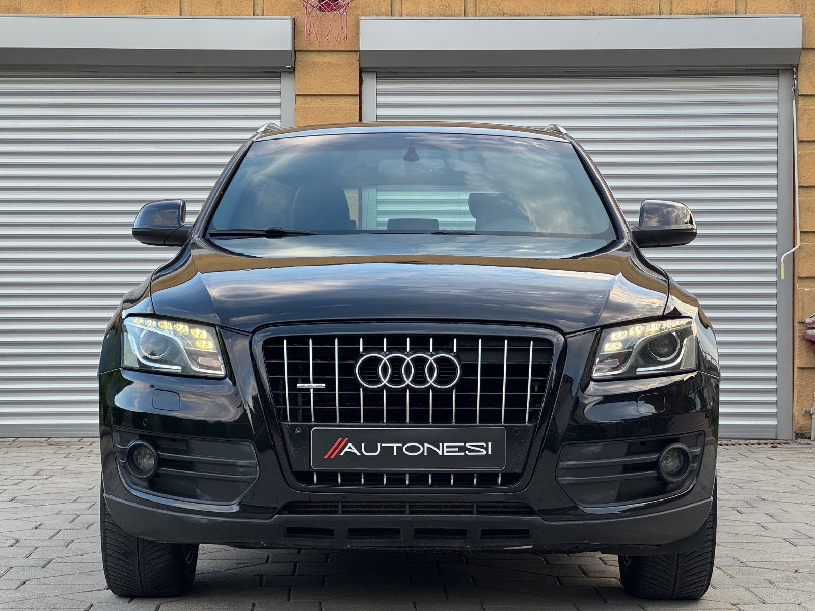 Audi Q5 3.0TDI Quattro S-Line - view 2