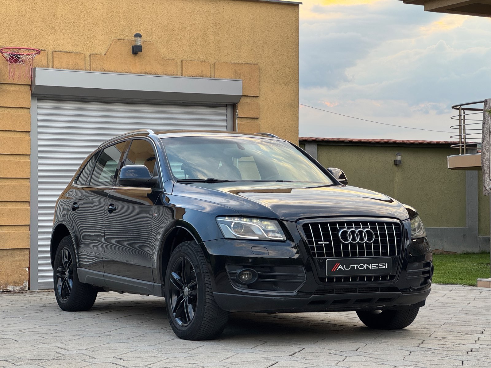 Audi Q5 3.0TDI Quattro S-Line - view 3