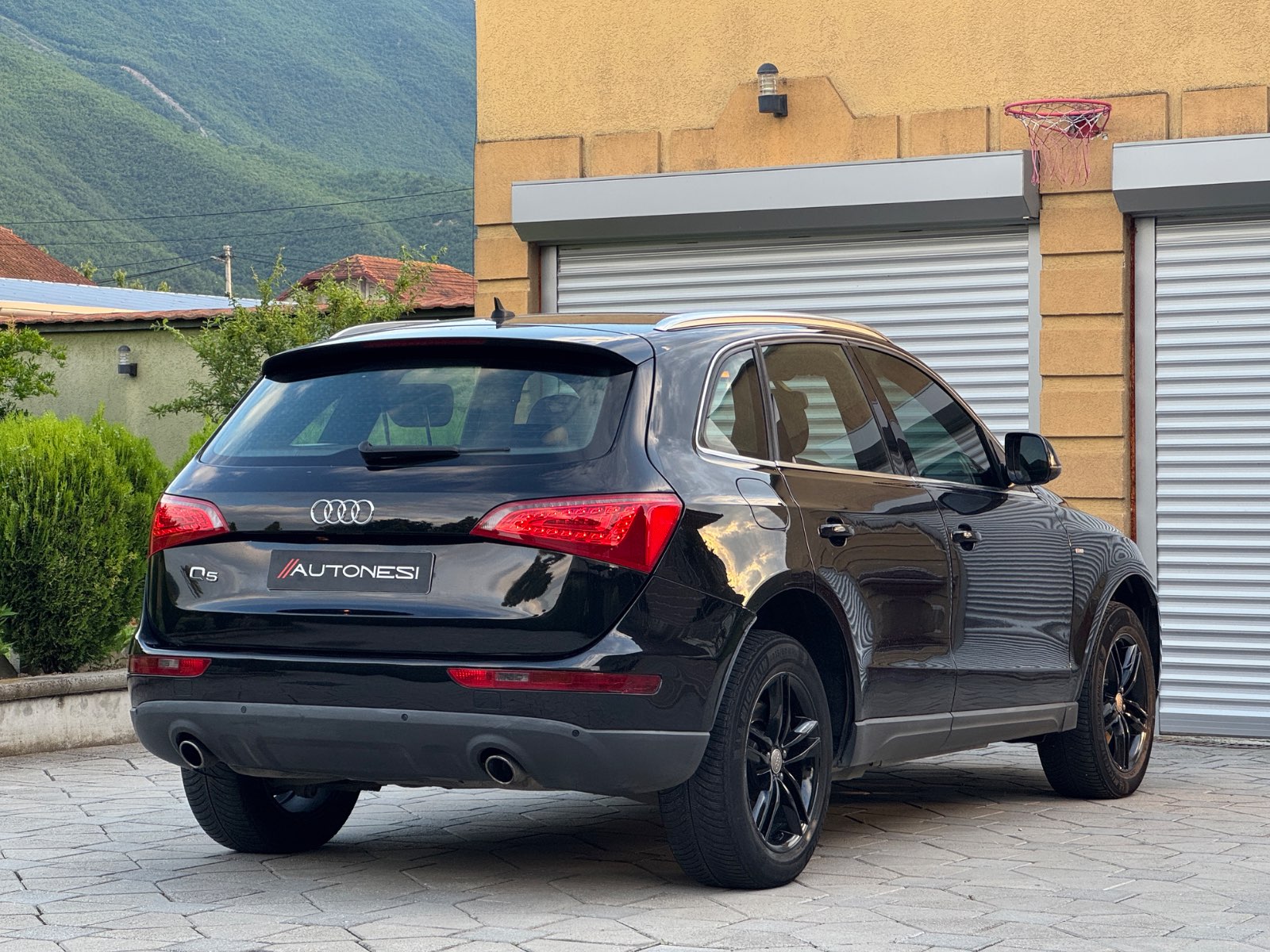 Audi Q5 3.0TDI Quattro S-Line - view 5
