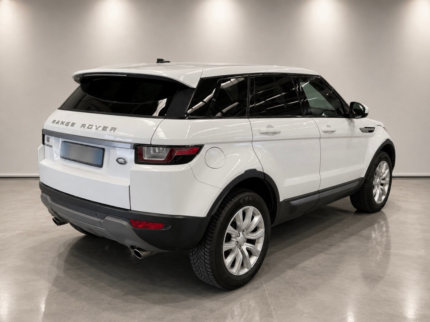 Land Rover Evoque SE (Facelift) - view 2