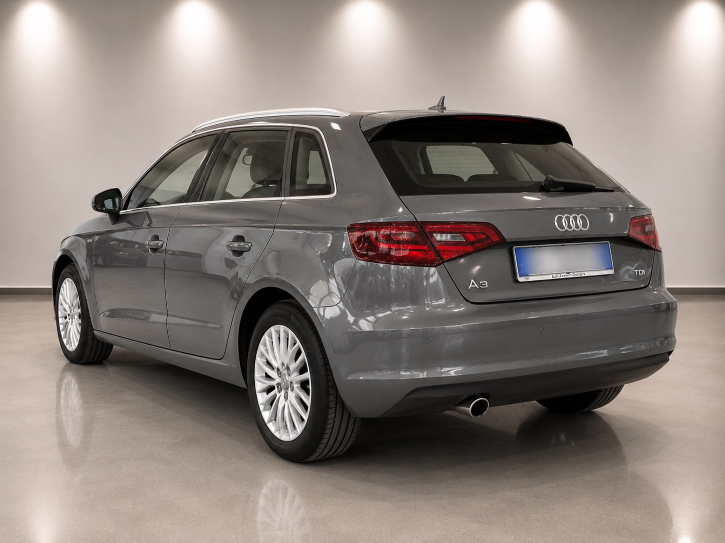 Audi A3 1.6TDI S-Tronic Ambiente - view 2