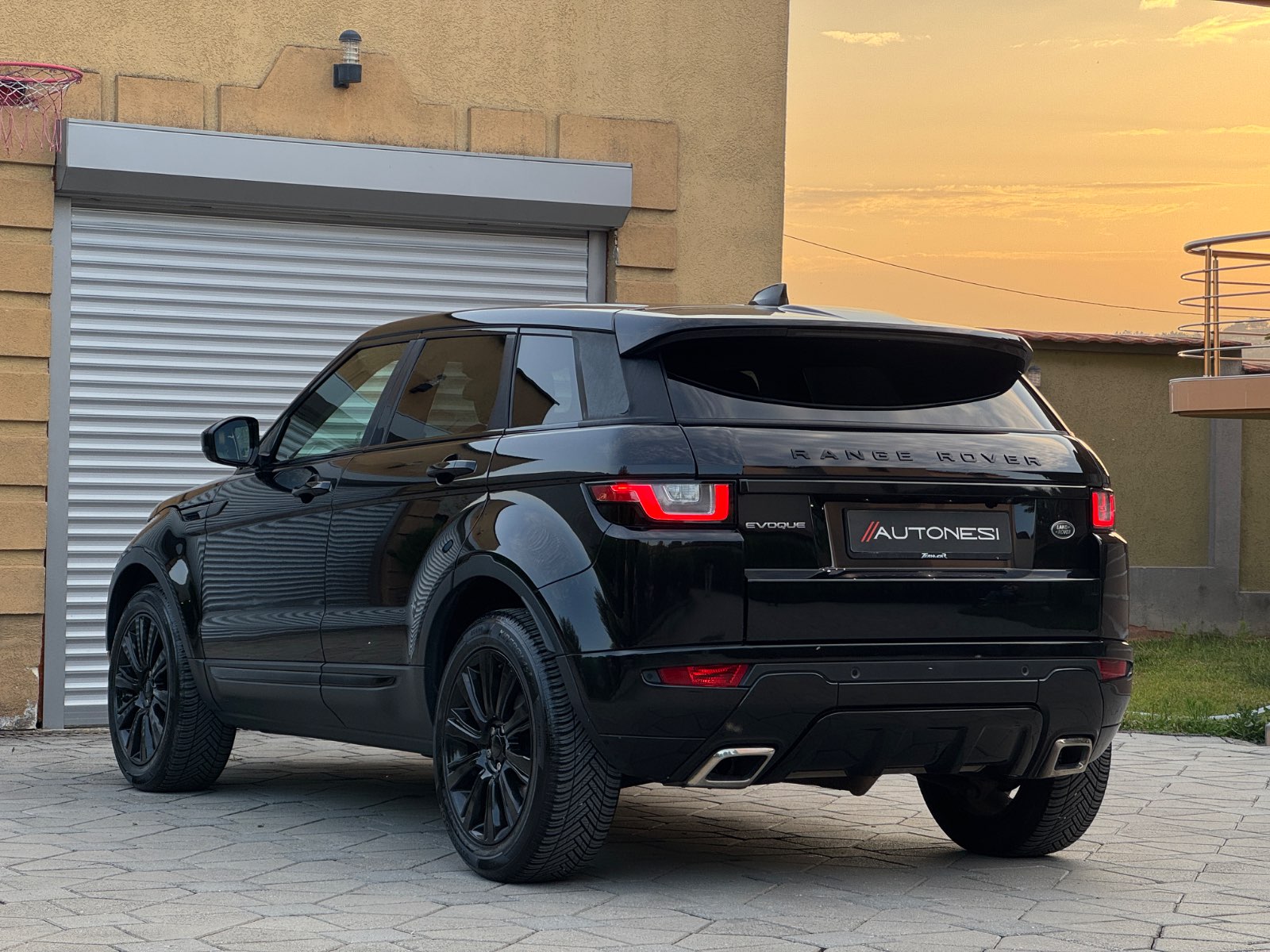Land Rover Evoque 2.0D TD4 Autobiography (Facelift) - view 5