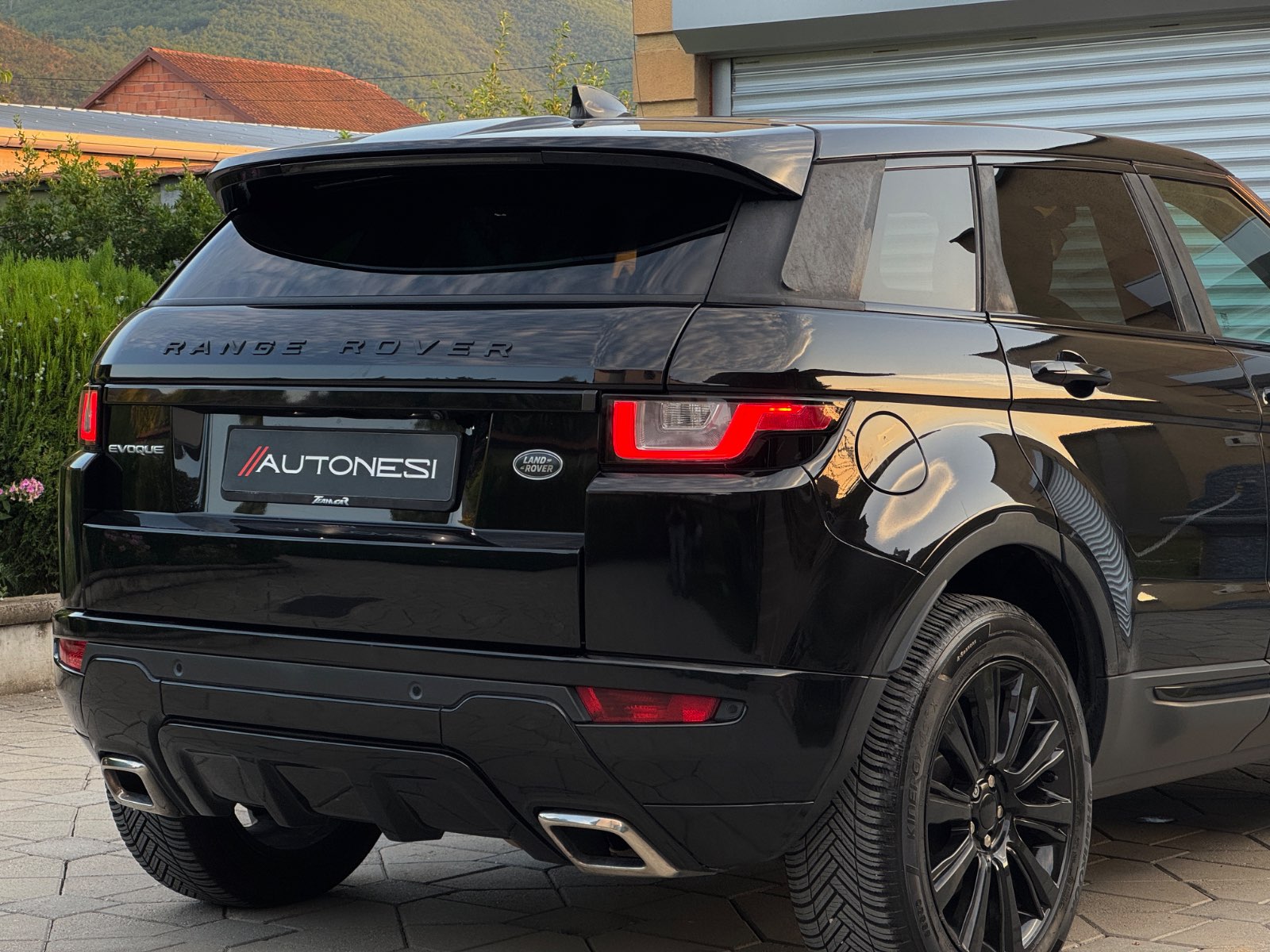 Land Rover Evoque 2.0D TD4 Autobiography (Facelift) - view 6