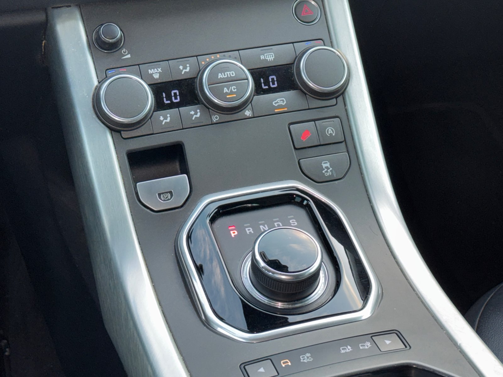 Land Rover Evoque 2.0D TD4 Autobiography (Facelift) - view 10