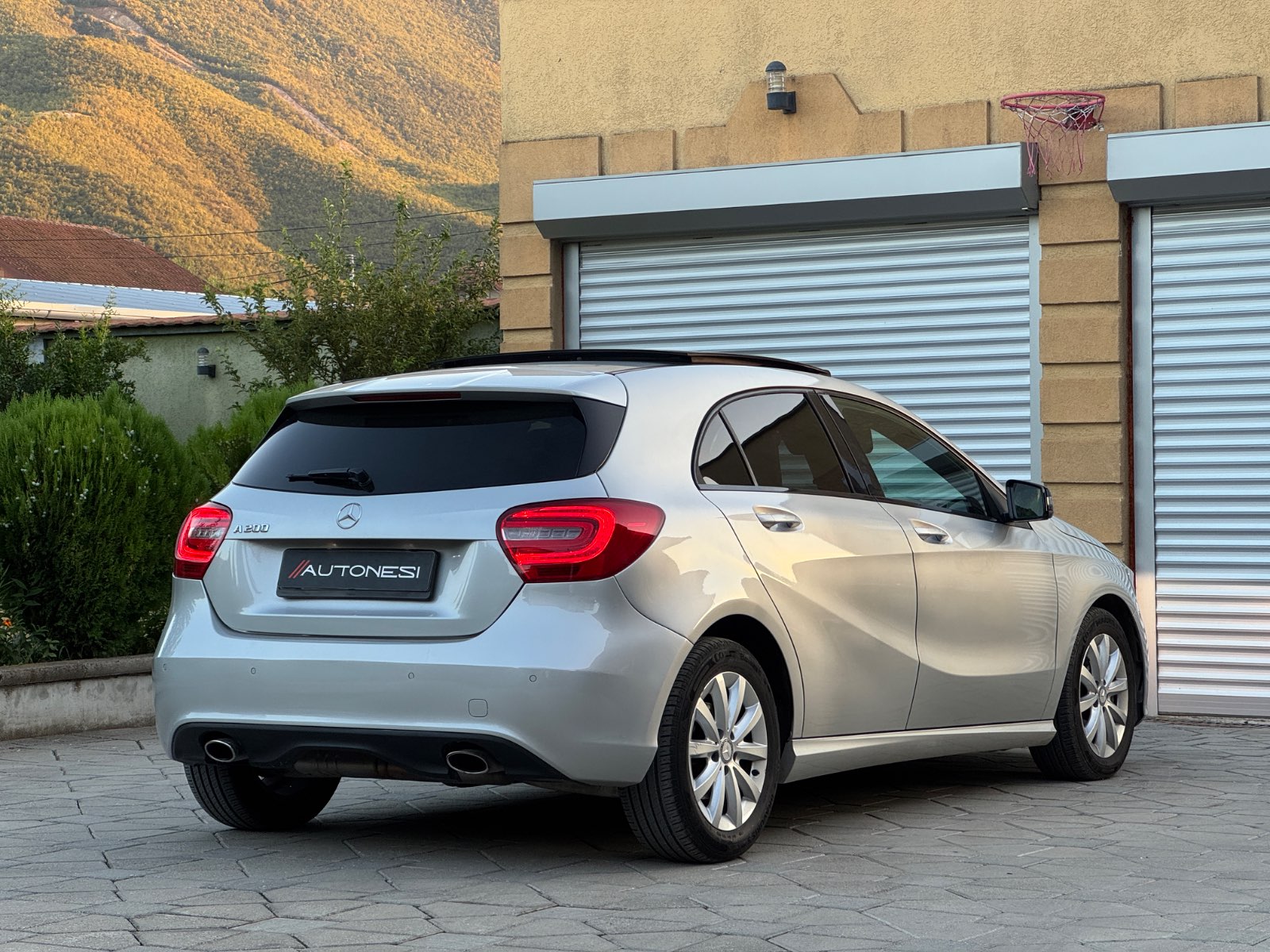Mercedes-Benz A200 AMG Line - view 3