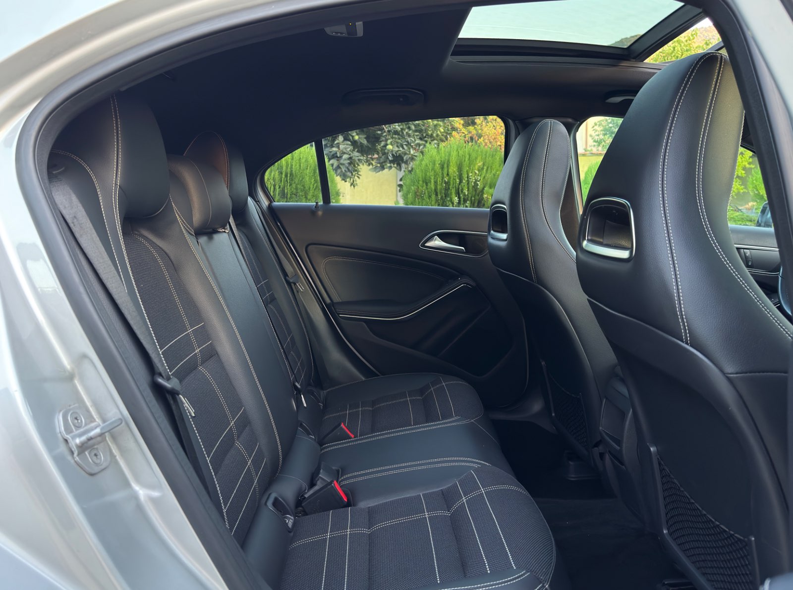 Mercedes-Benz A200 AMG Line - view 8