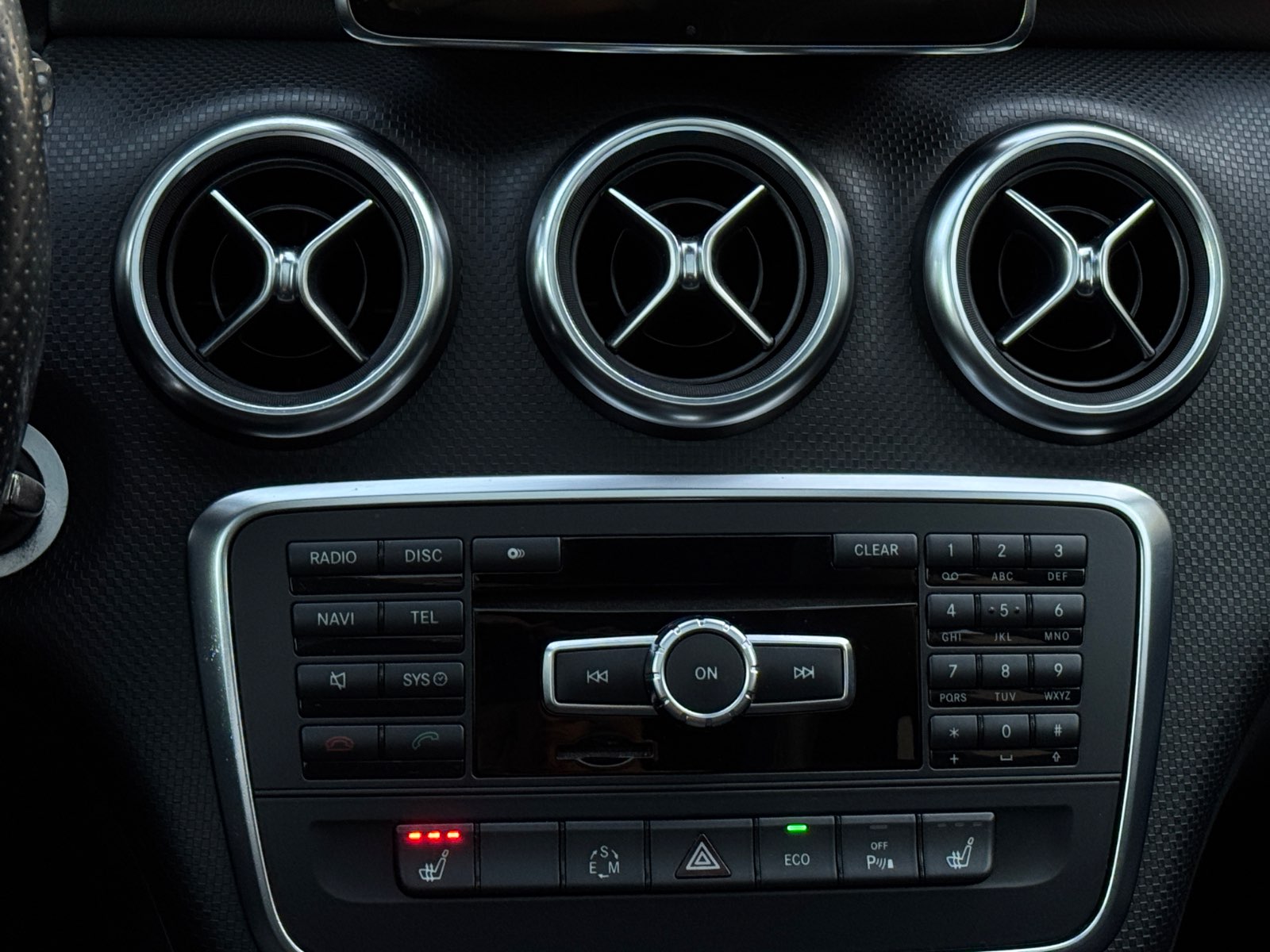 Mercedes-Benz A200 AMG Line - view 9