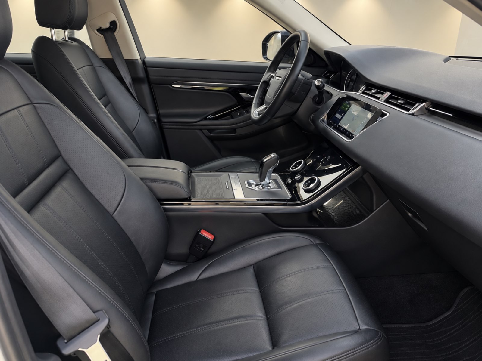 Land Rover Evoque D150 Night Pack - view 4