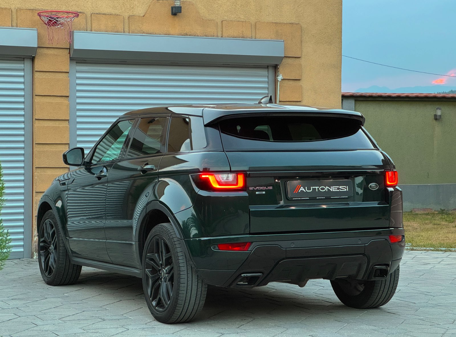 Land Rover Evoque 2.0 SD4 HSE Dynamic (Facelift) - view 9
