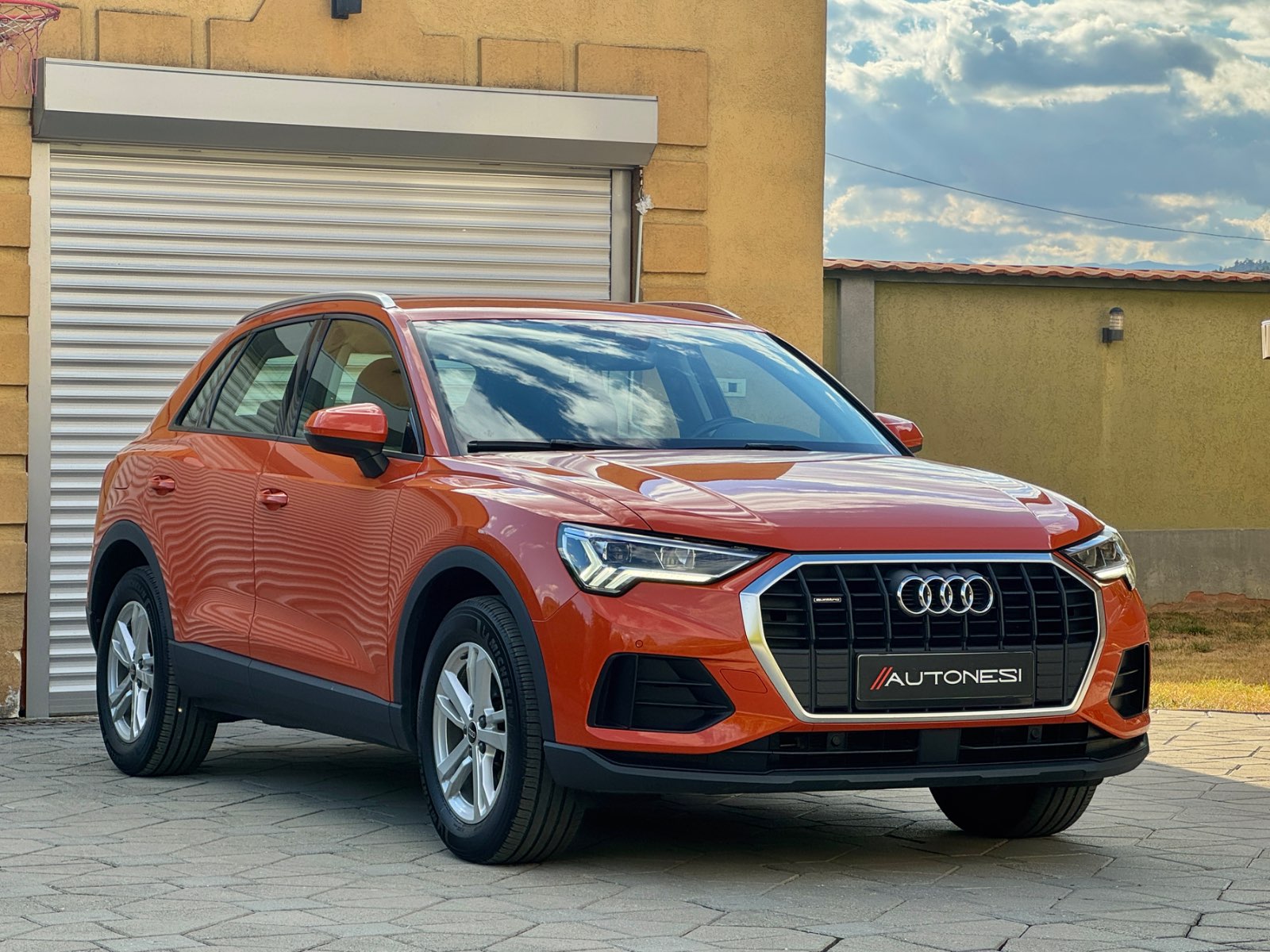Audi Q3 35 TDI Business Quattro - view 4