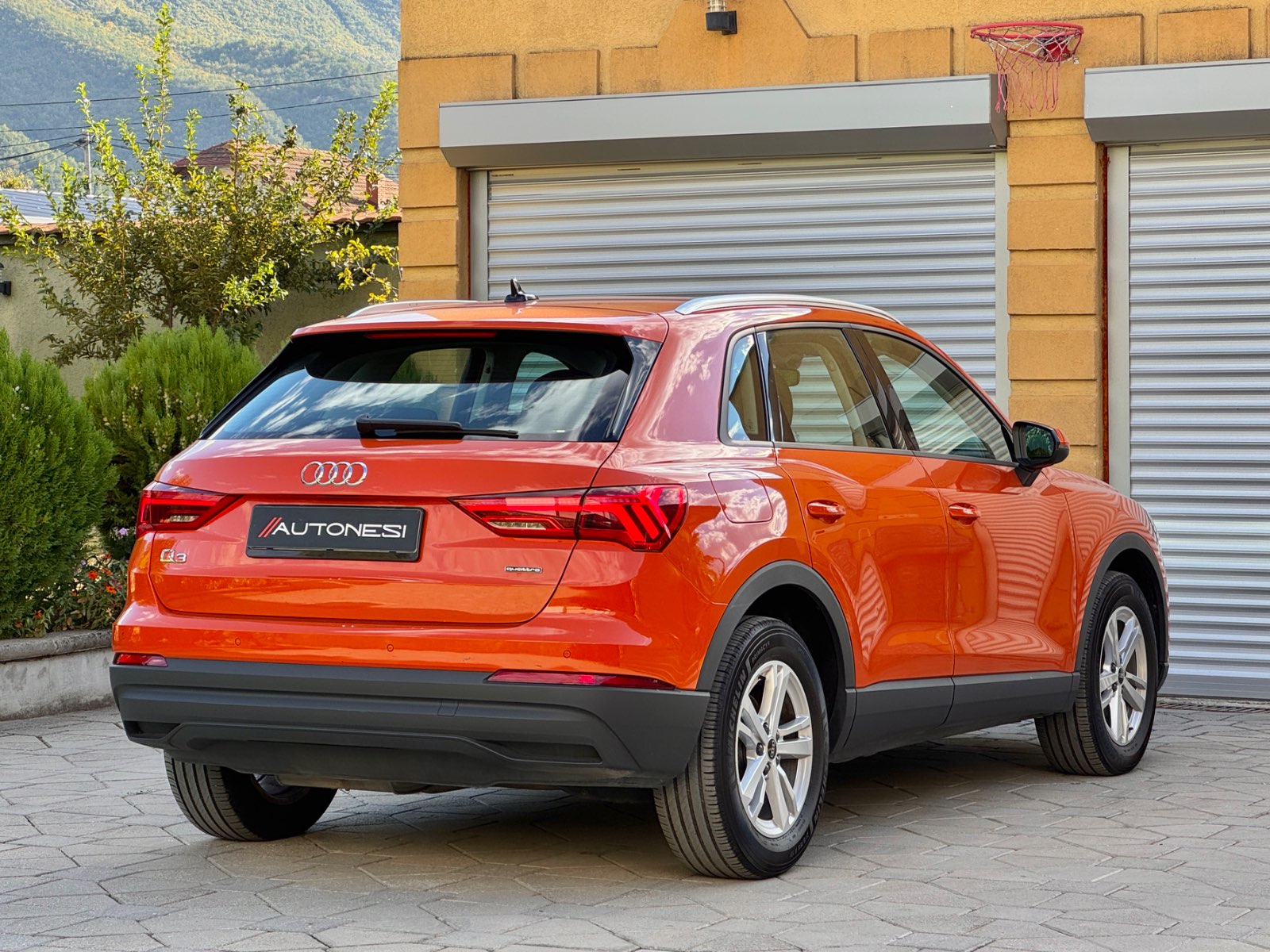 Audi Q3 35 TDI Business Quattro - view 6