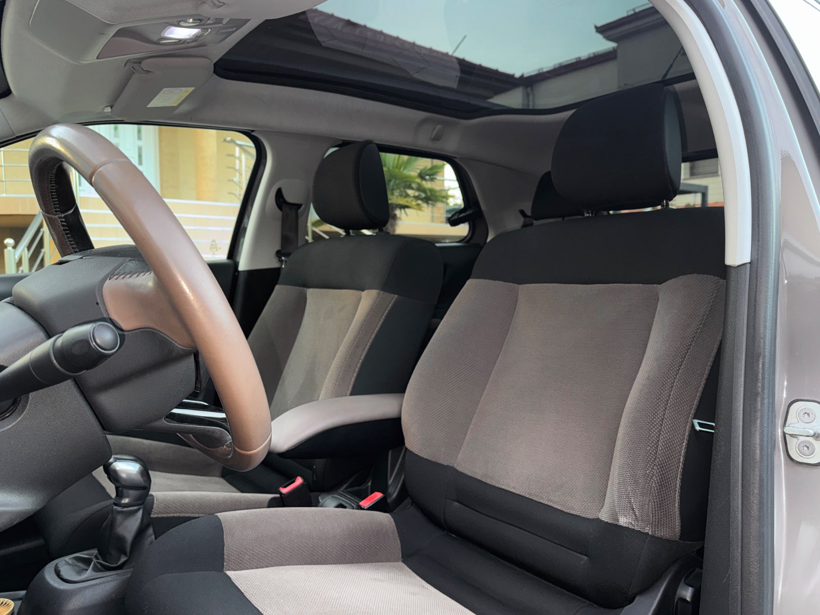 Citroën C4 Cactus 1.6 HDi SHINE - view 6
