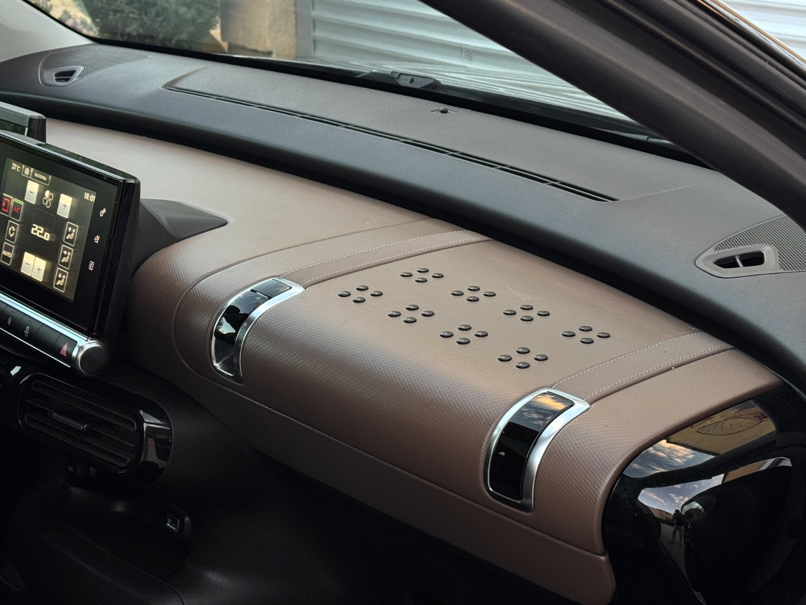 Citroën C4 Cactus 1.6 HDi SHINE - view 7