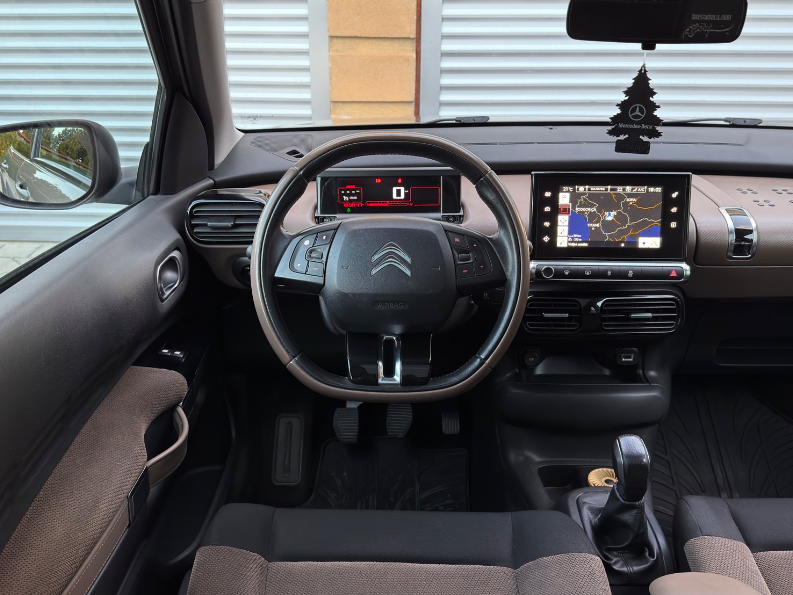 Citroën C4 Cactus 1.6 HDi SHINE - view 8