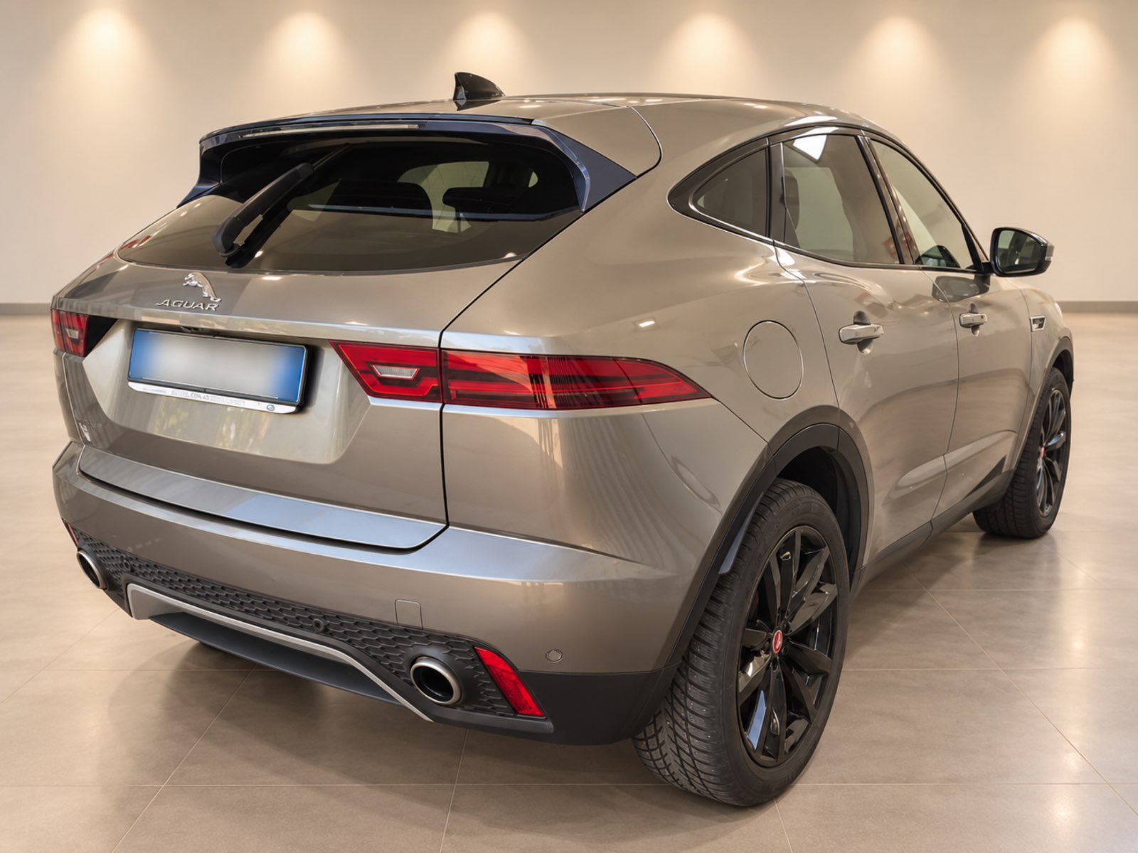 Jaguar E-Pace D150 S AWD Black Pack - view 2
