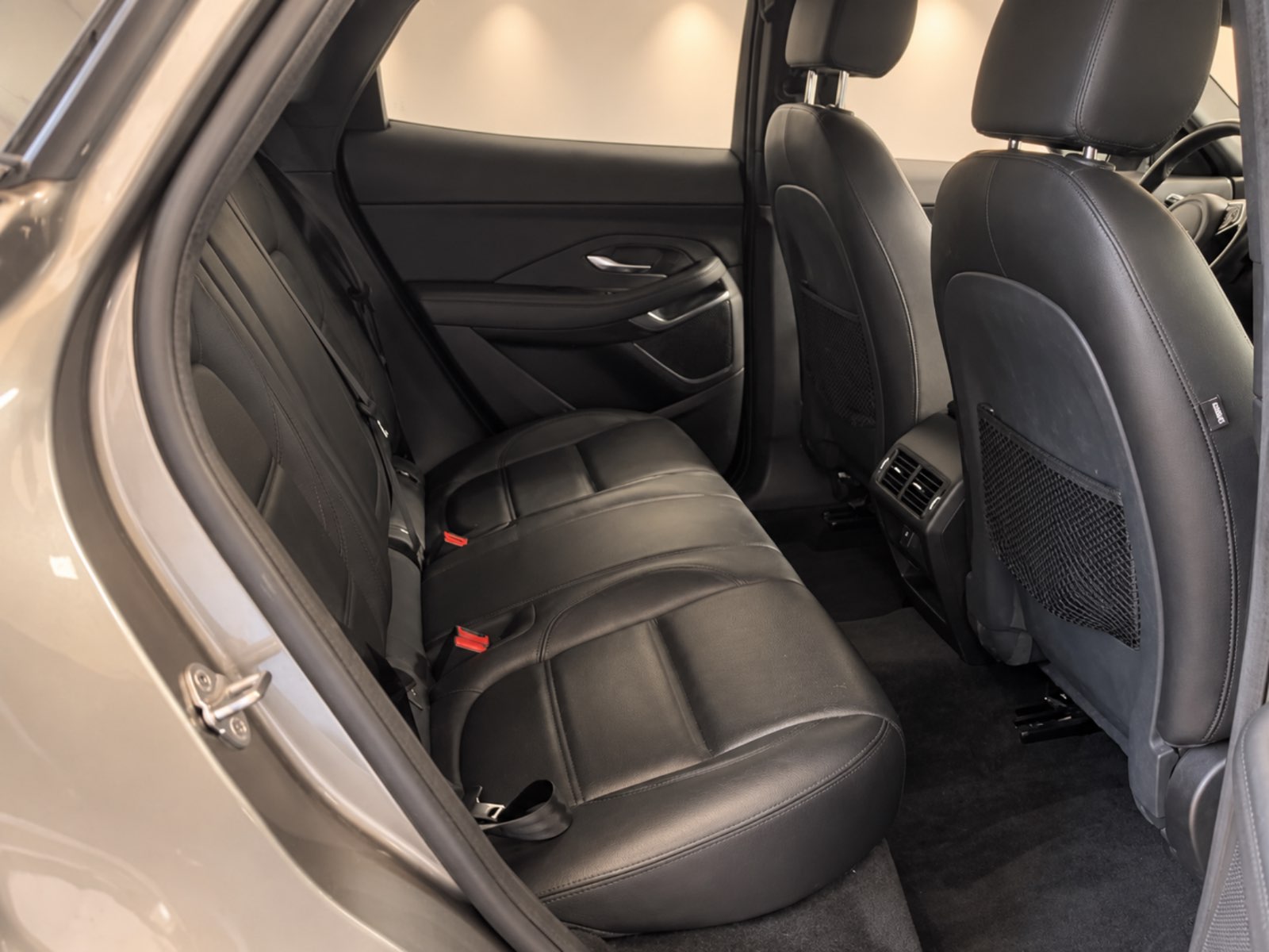 Jaguar E-Pace D150 S AWD Black Pack - view 6