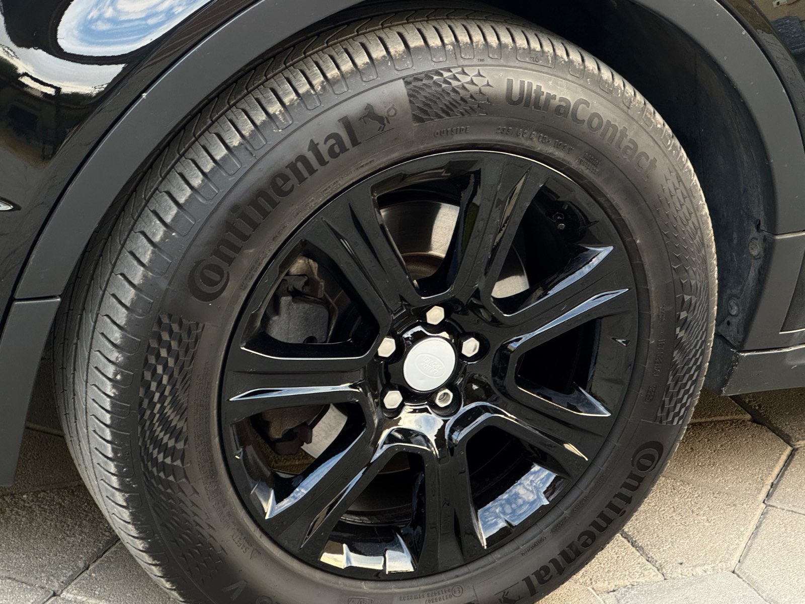 Range Rover Evoque 2.0 Td4 SE Dynamic Black Pack - view 10