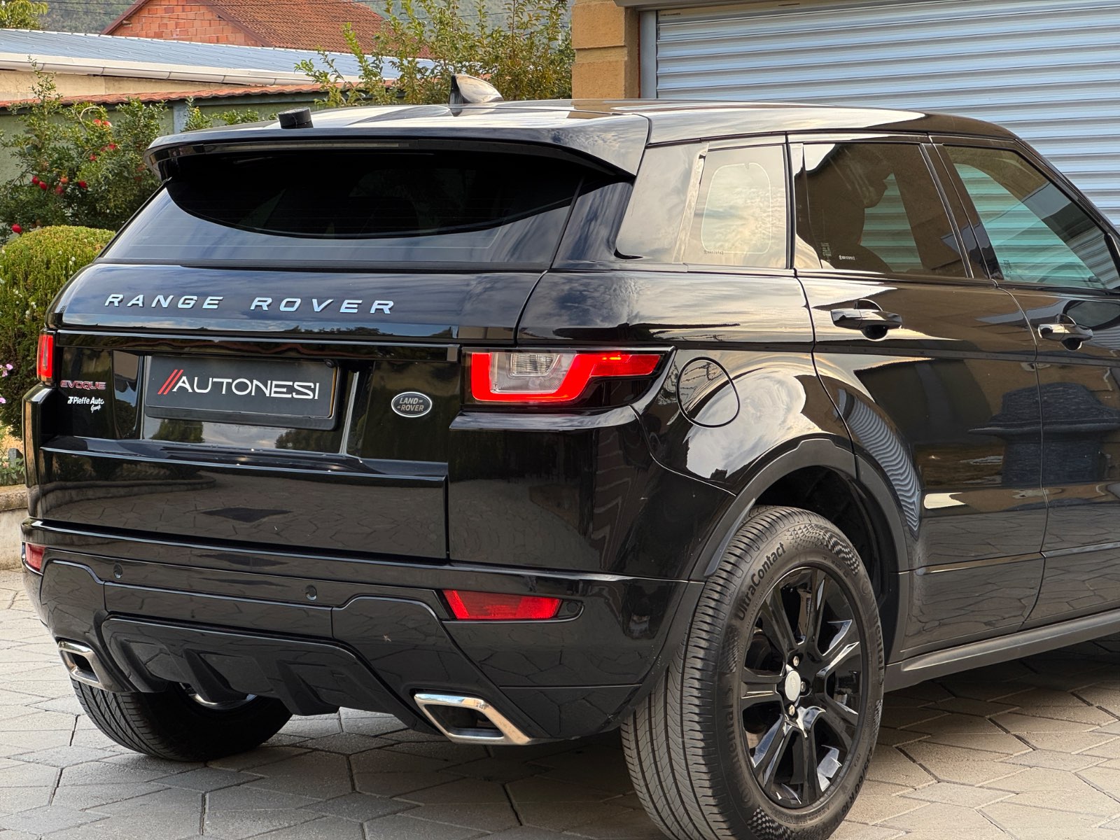 Range Rover Evoque 2.0 Td4 SE Dynamic Black Pack - view 11