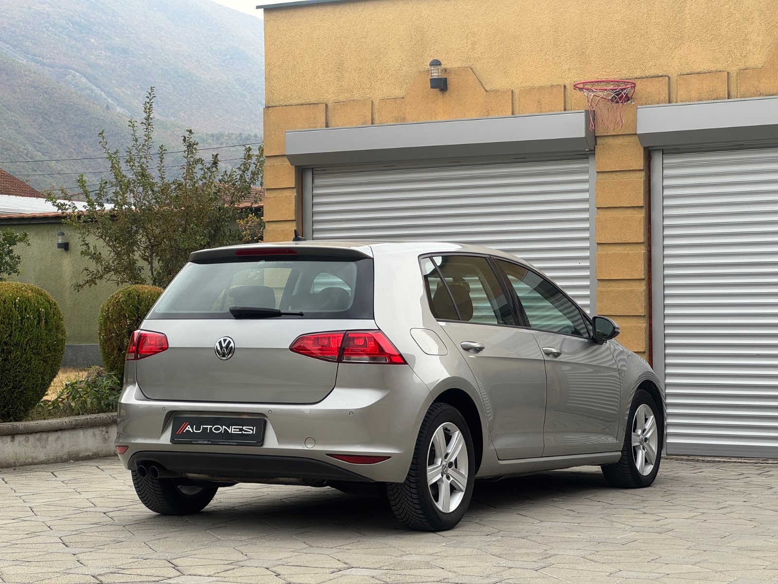 Volkswagen Golf 7 2.0 TDI DSG - view 2