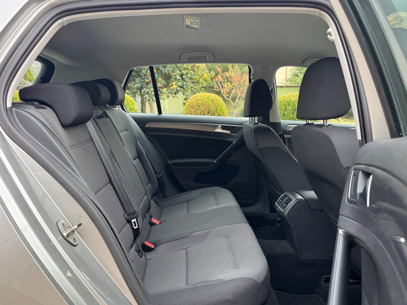 Volkswagen Golf 7 2.0 TDI DSG - view 7