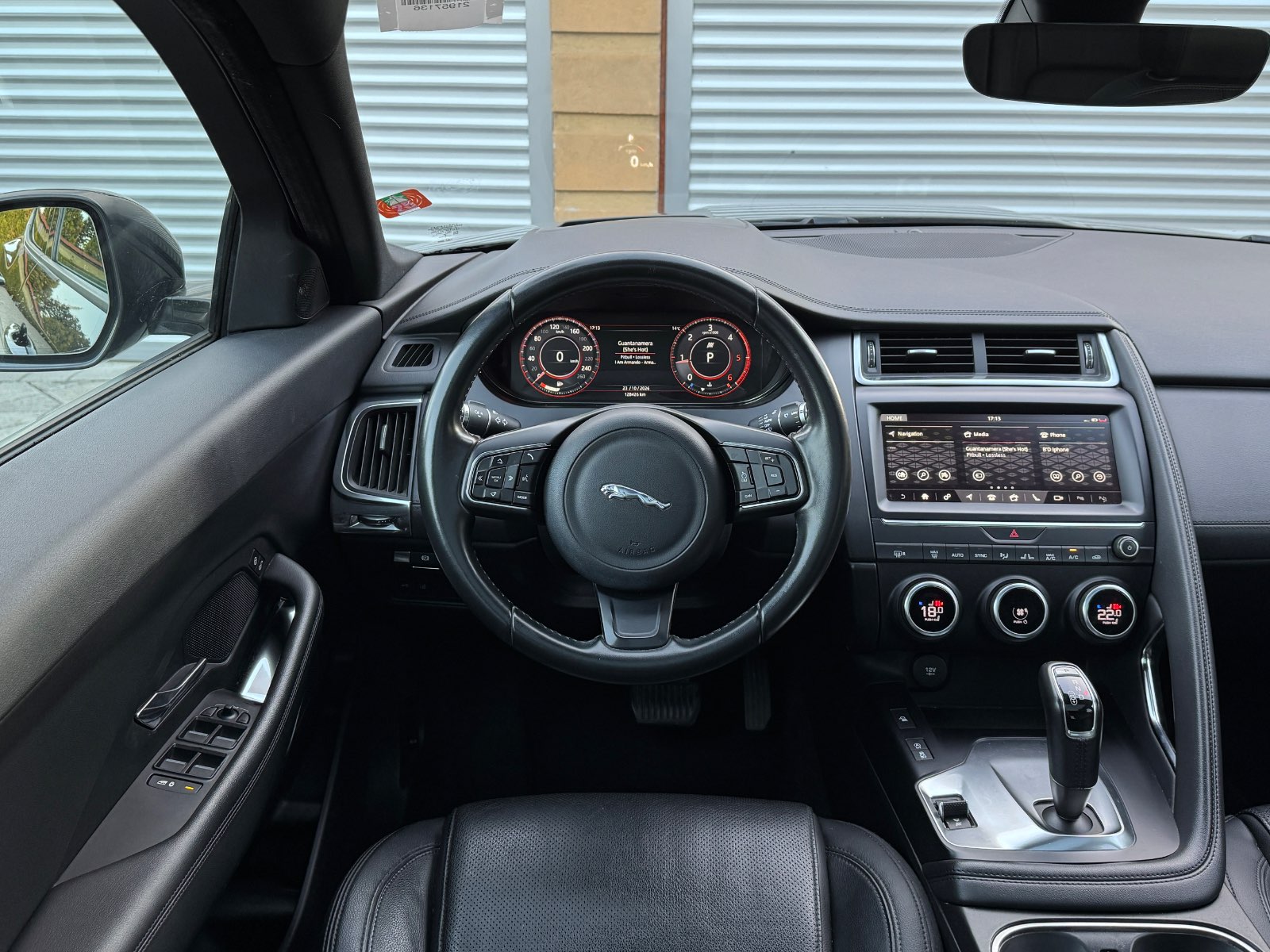 Jaguar E-Pace 2.0d AWD S - view 10