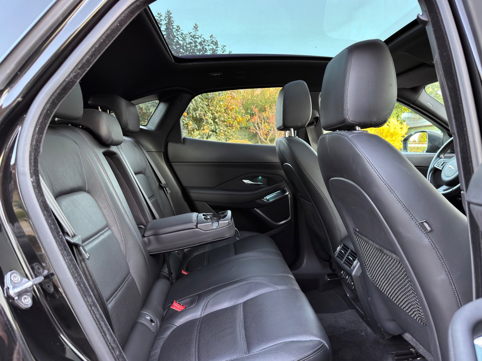 Jaguar E-Pace 2.0d AWD S - view 11
