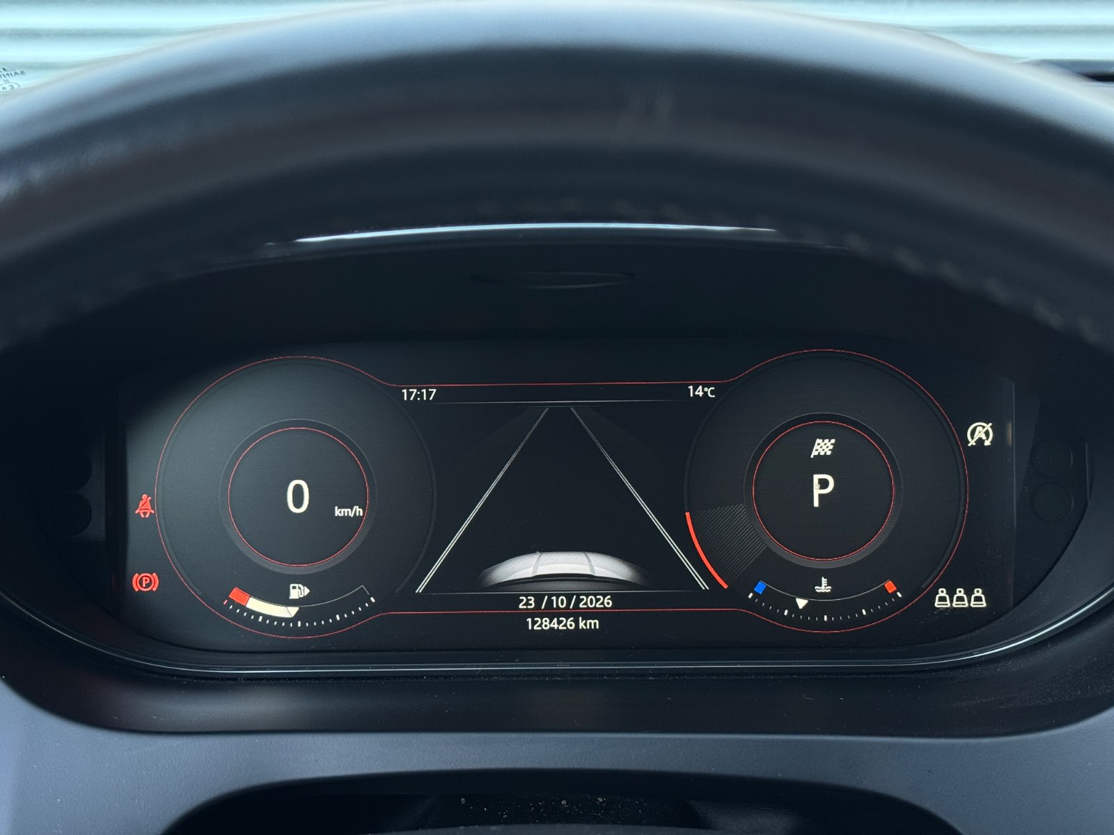 Jaguar E-Pace 2.0d AWD S - view 16