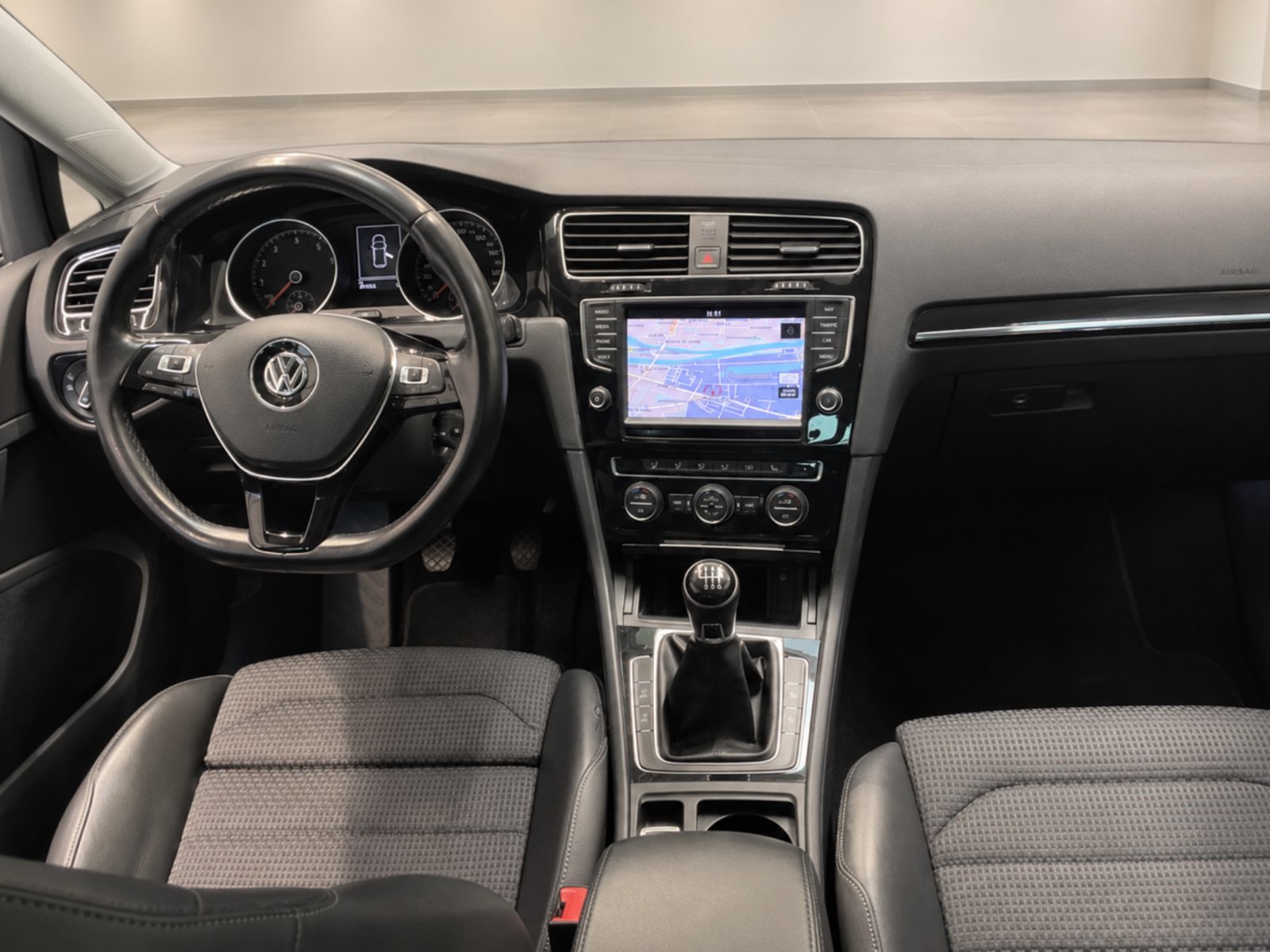 Volkswagen Golf VII 2.0 TDI Highline 4Motion - view 3